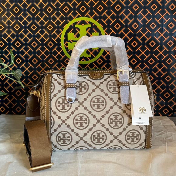 New,✨ T monogram jacquard duffle bag - Picture 12 of 16